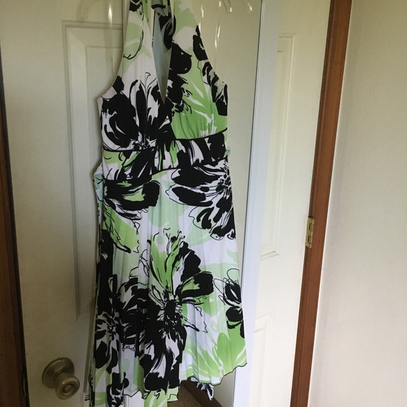 Halter green & black floral dress size M - Picture 1 of 2